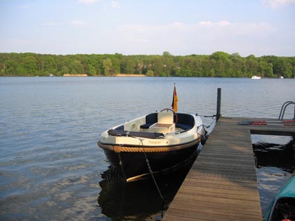 Steg des Hotels Fährhaus am Kalksee